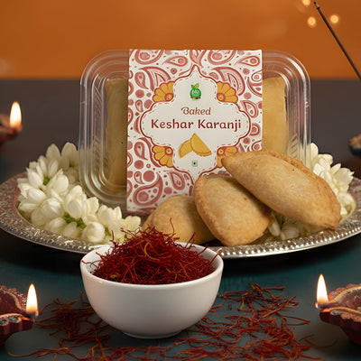 Baked Keshar karanji / बेक्ड केशर करंजी