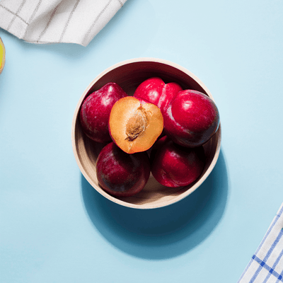 Plums / आलूबुखार